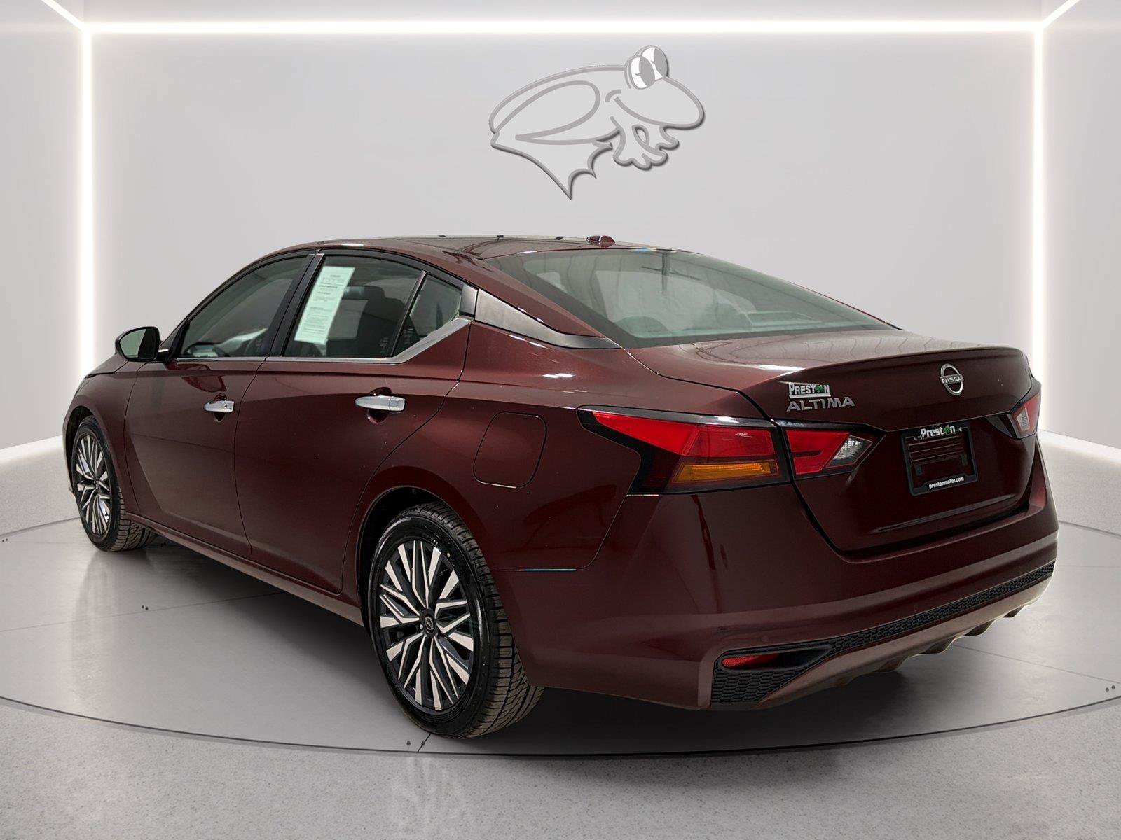 Used 2025 Nissan Altima 2.5 SV FWD image 3