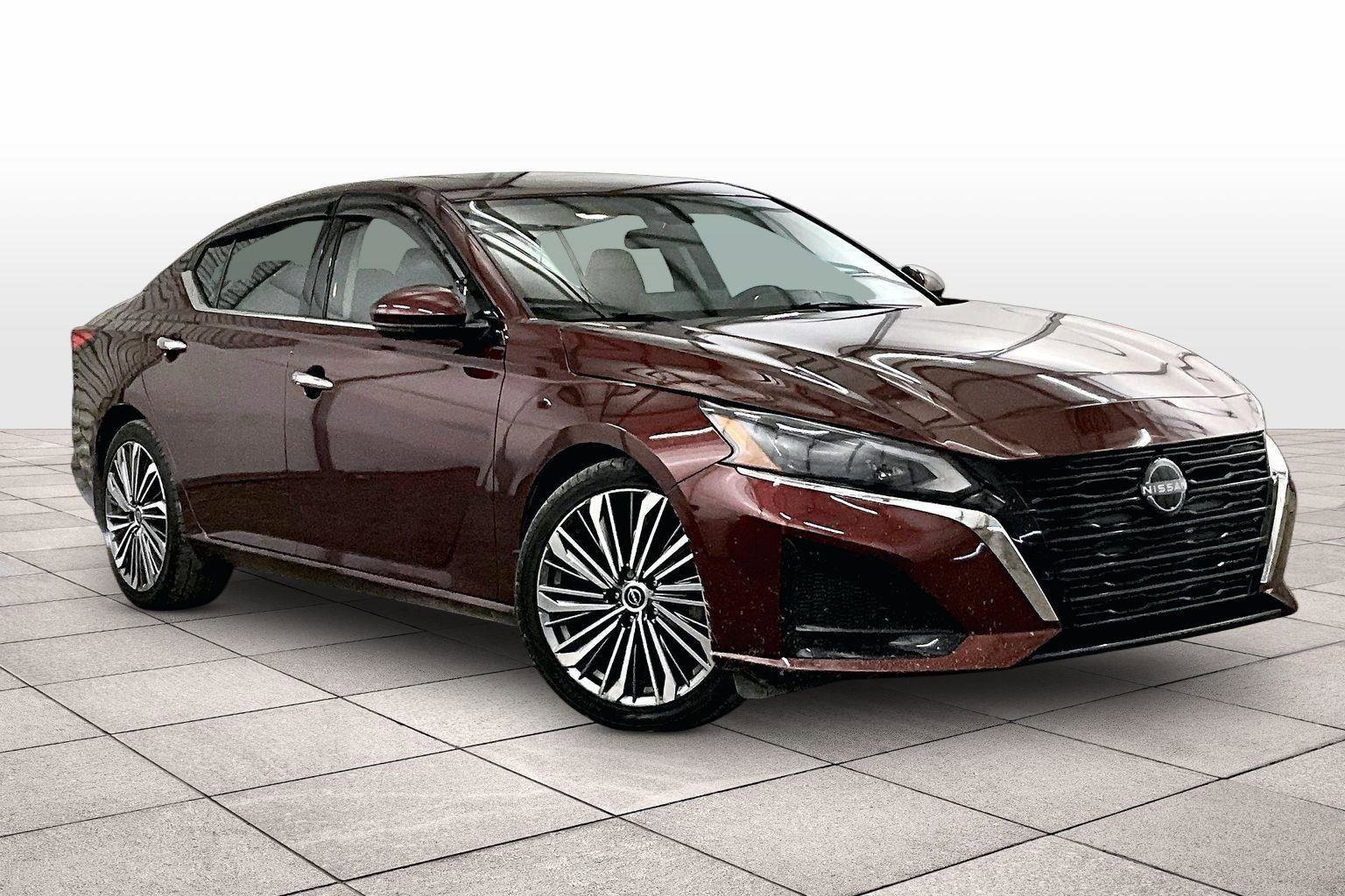 Used 2023 Nissan Altima 2.5 SL image 2