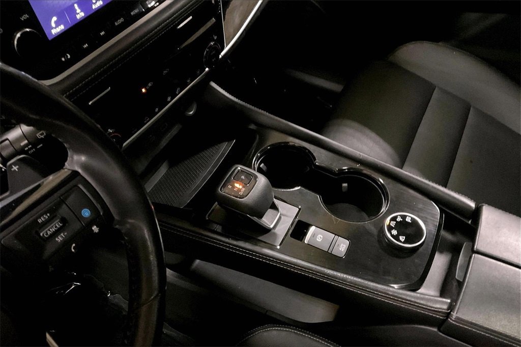 Used 2023 Nissan Rogue SL w/ SL Premium Package image 16