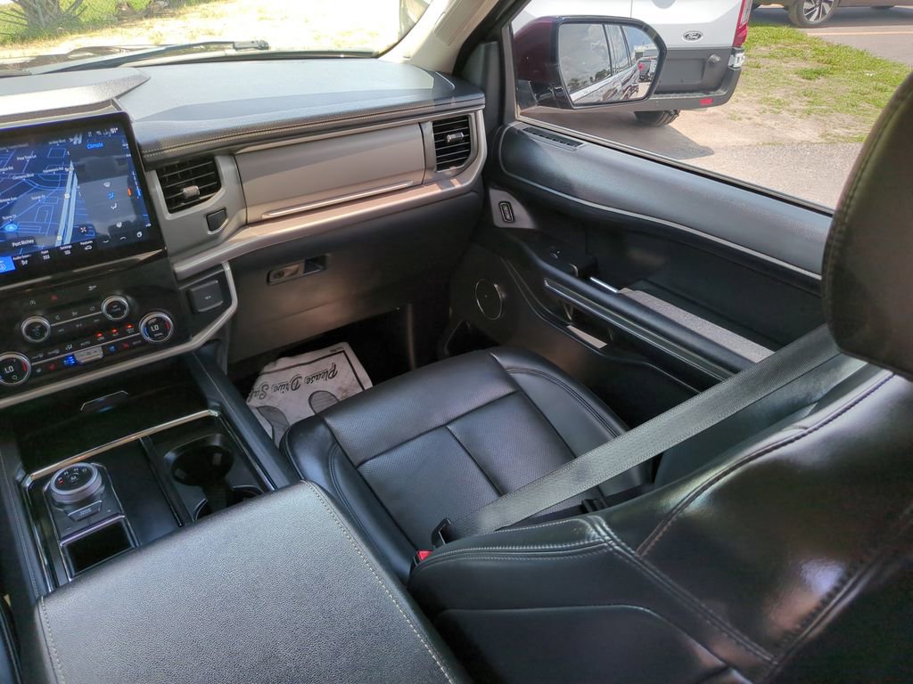 Certified 2024 Ford Expedition XLT RWD image 18