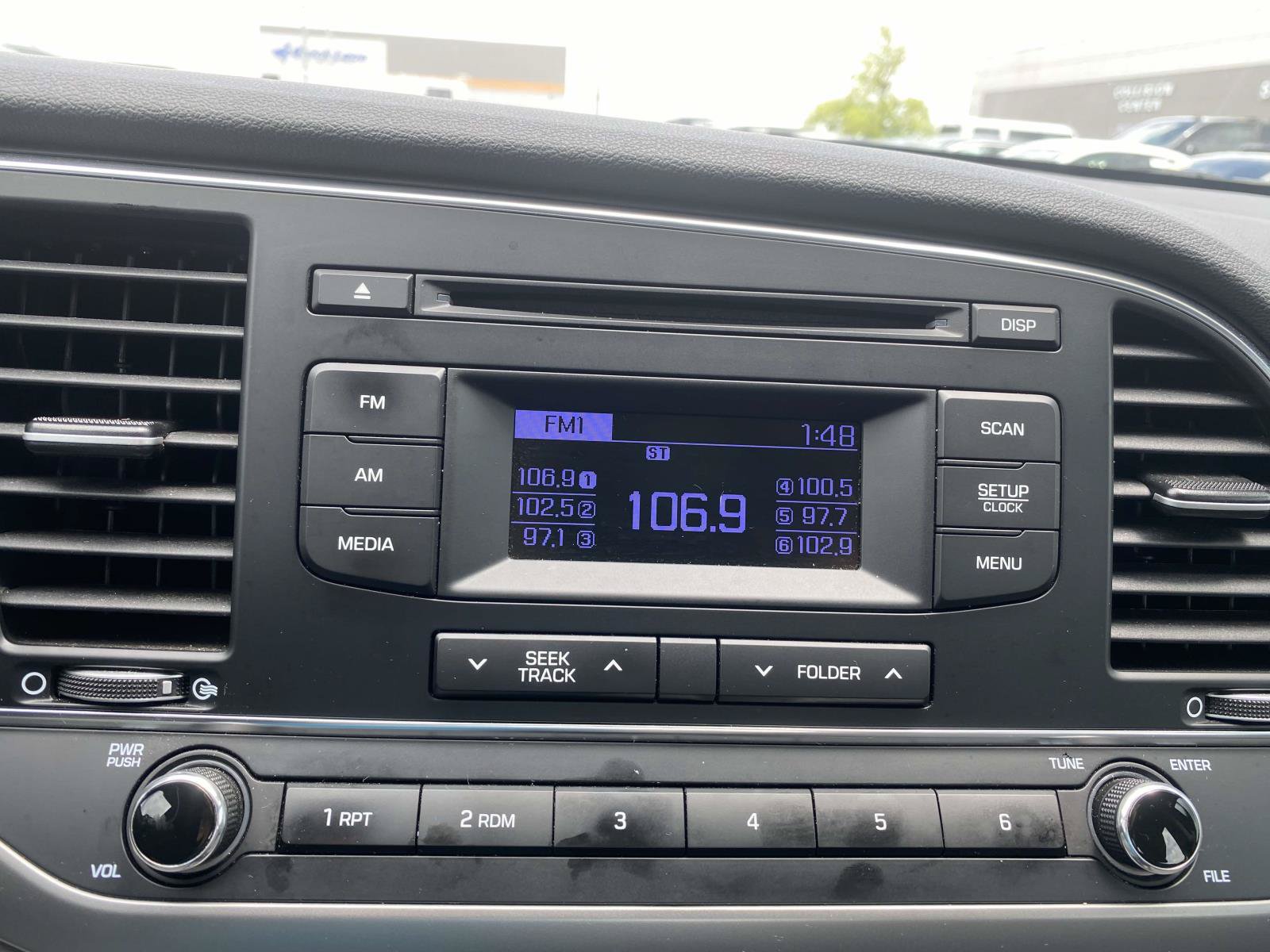 Used 2018 Hyundai Elantra SE FWD image 22