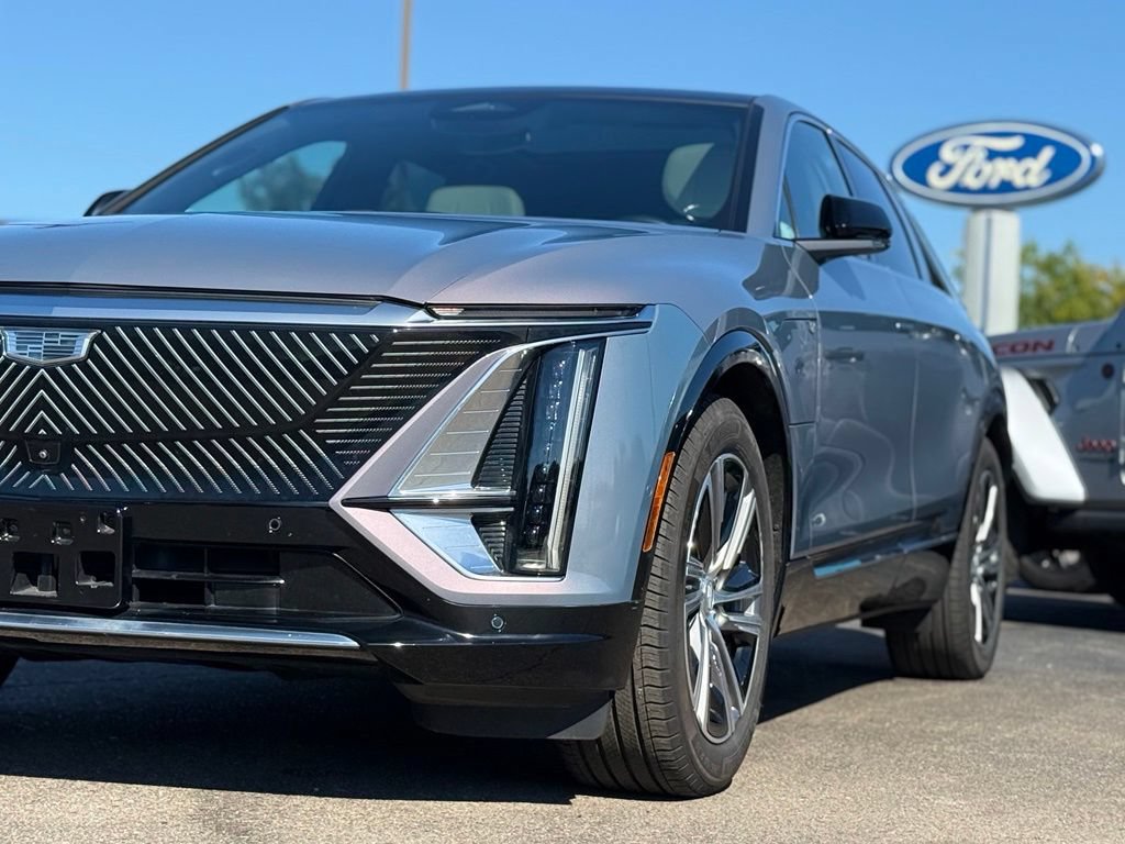 Used 2024 Cadillac Lyriq Luxury w/ LPO, Floor Liner Package AWD/4WD image 49