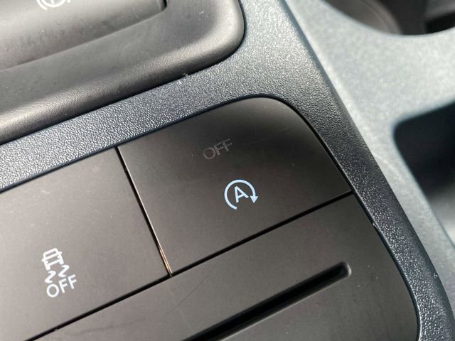 Certified 2025 Ford Maverick Lariat w/ 4K Tow Package image 33