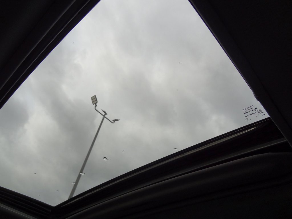 Used 2019 Toyota Avalon Limited image 13