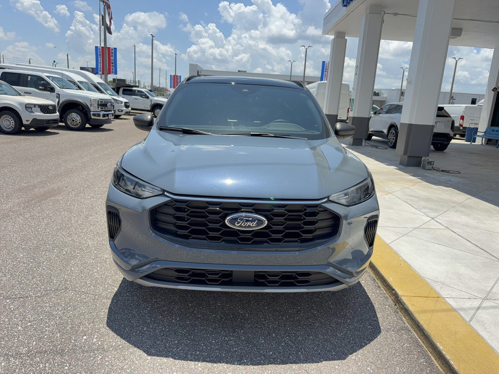 Certified 2023 Ford Escape ST-Line w/ Tech Pack #1 AWD/4WD image 5