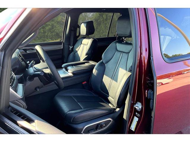 Used 2025 Jeep Wagoneer Series II AWD/4WD image 20