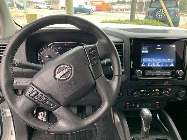 Used 2024 Nissan Frontier SV w/ SV Convenience Package image 11