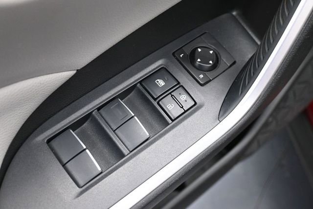 Used 2020 Toyota RAV4 XLE Premium FWD image 14