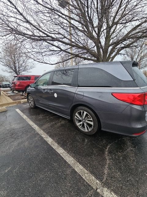 Used 2024 Honda Odyssey Touring image 2