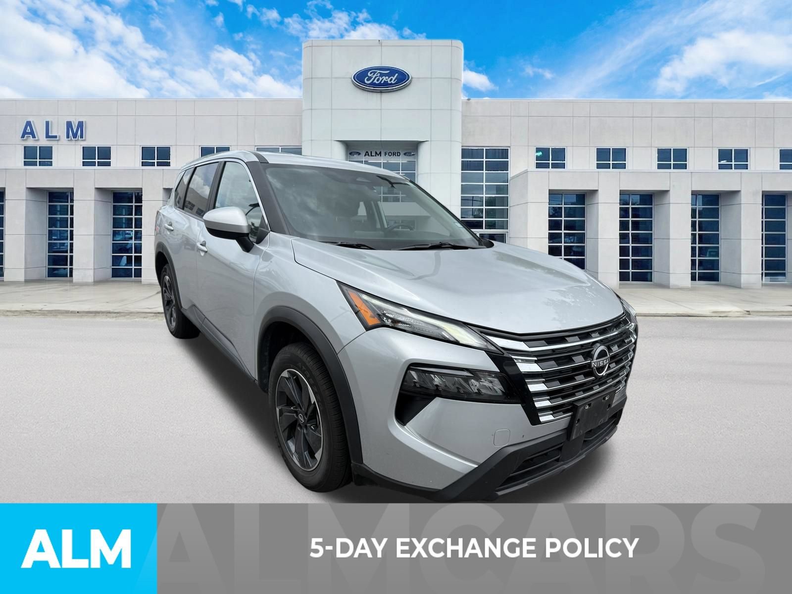 Used 2025 Nissan Rogue SV FWD image 3
