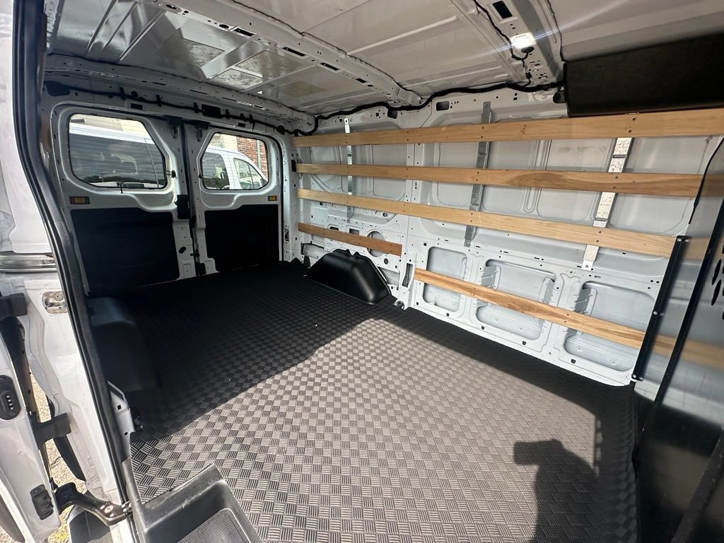 Certified 2025 Ford Transit 250 Low Roof w/ Exterior Upgrade Package RWD image 5