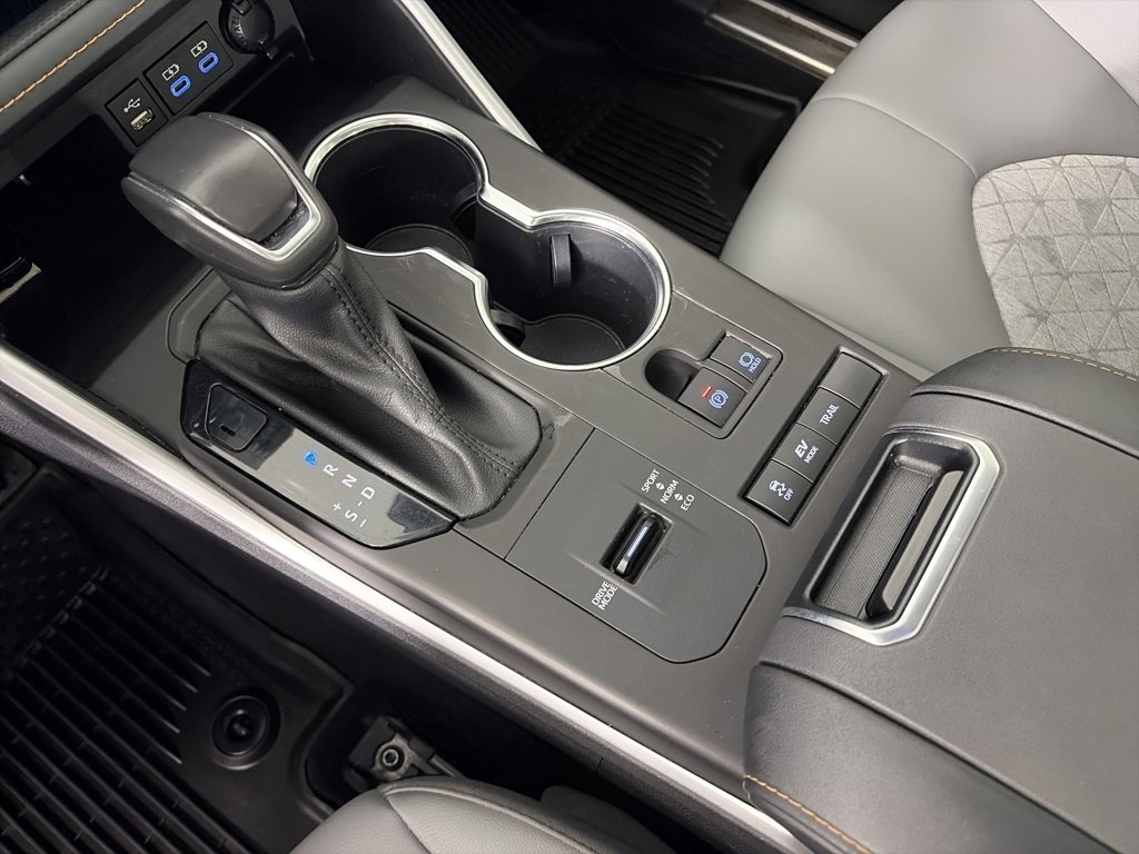 Used 2022 Toyota Highlander Bronze Edition image 22