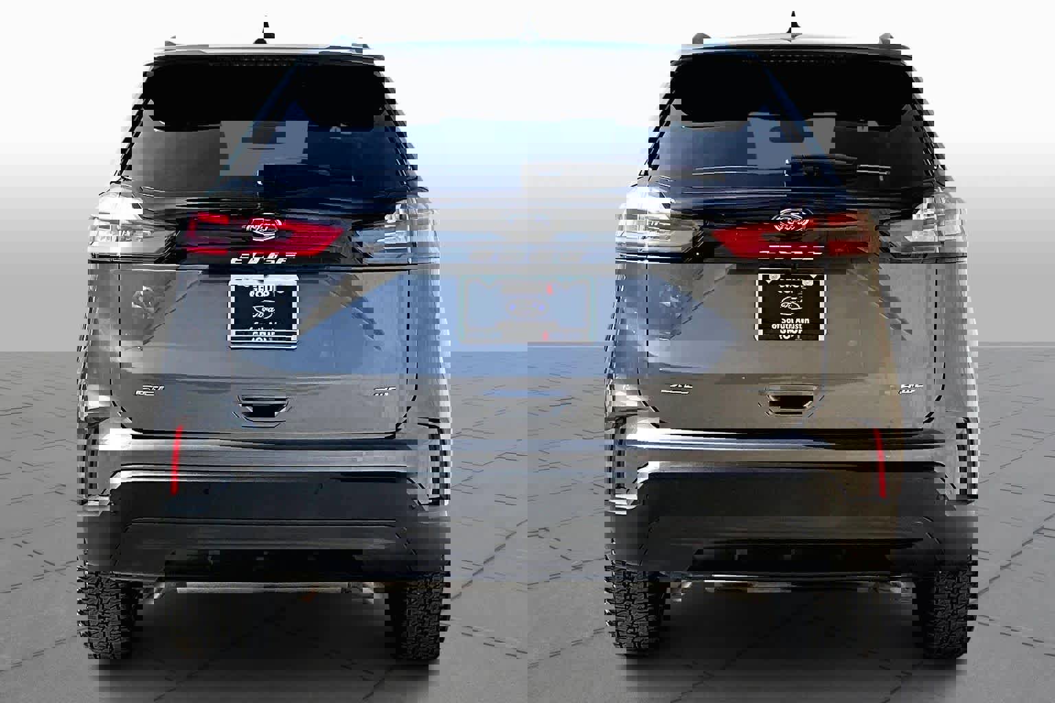 Certified 2023 Ford Edge SEL w/ Sport Appearance Package image 2