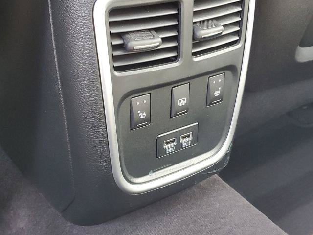 Used 2017 Chrysler 300 C w/ Safetytec Plus Group AWD/4WD image 28