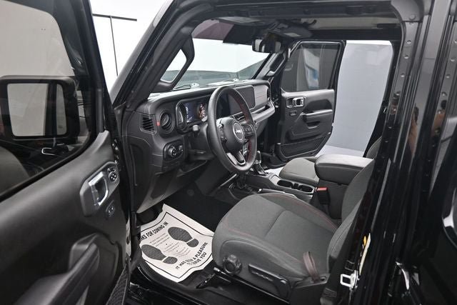 Used 2024 Jeep Gladiator Rubicon w/ Technology Group AWD/4WD image 17