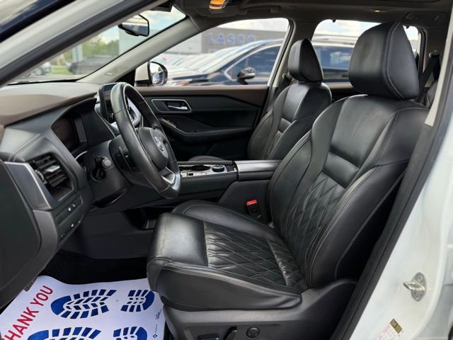 Used 2023 Nissan Rogue Platinum w/ Platinum Premium Package image 13