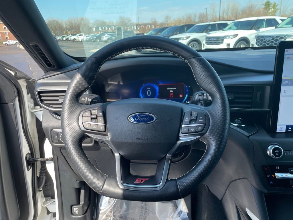 Certified 2020 Ford Explorer ST w/ Premium Technology Package image 17