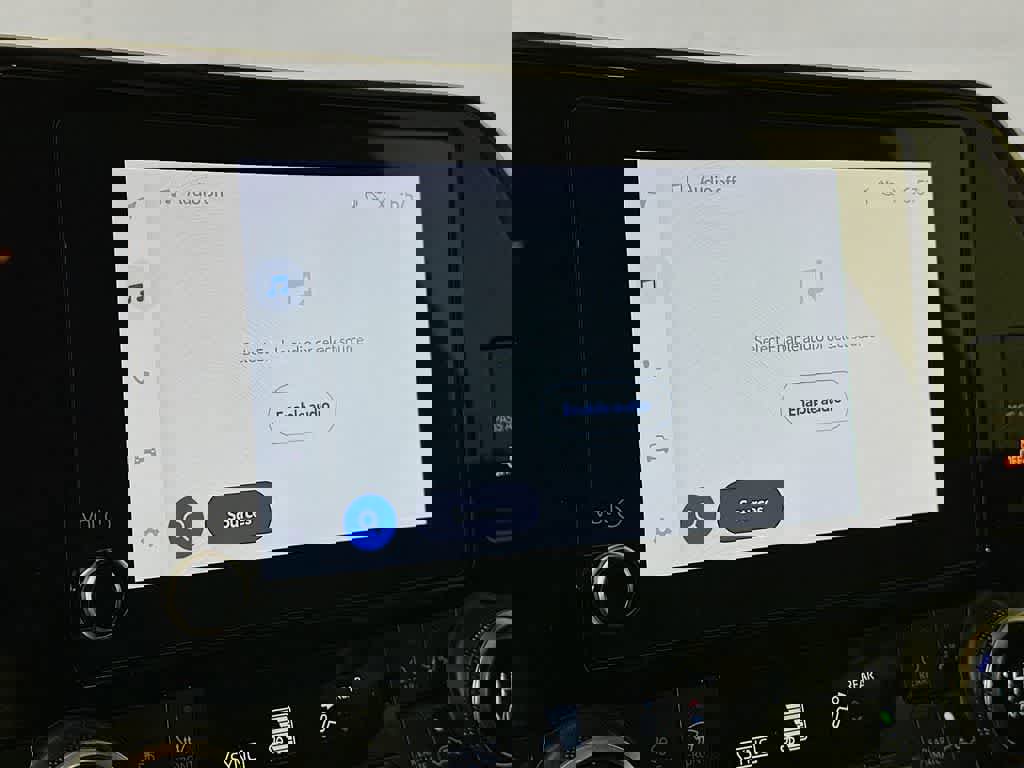 Used 2023 Toyota Highlander XLE image 17