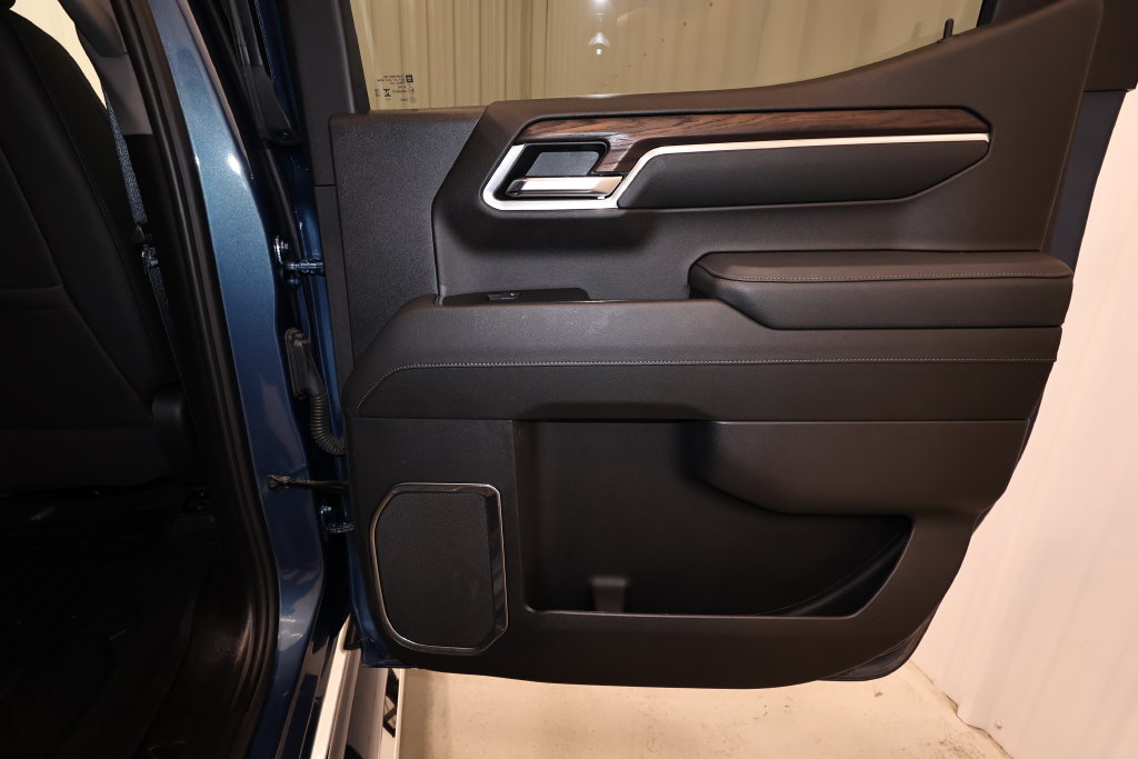 Used 2024 GMC Sierra 1500 SLT w/ SLT Premium Package AWD/4WD image 19