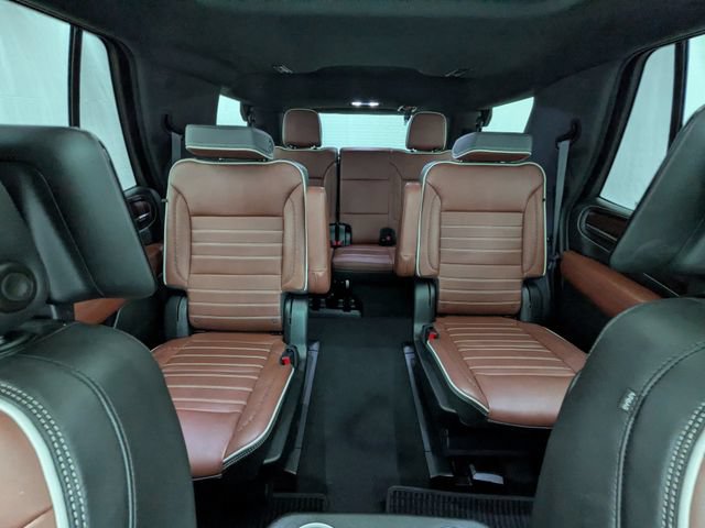 Used 2023 GMC Yukon Denali Ultimate AWD/4WD image 25