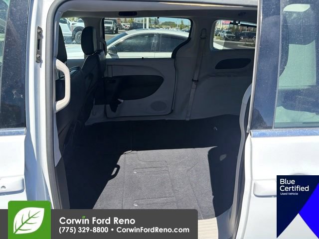 Used 2017 Chrysler Pacifica Touring-L FWD image 10