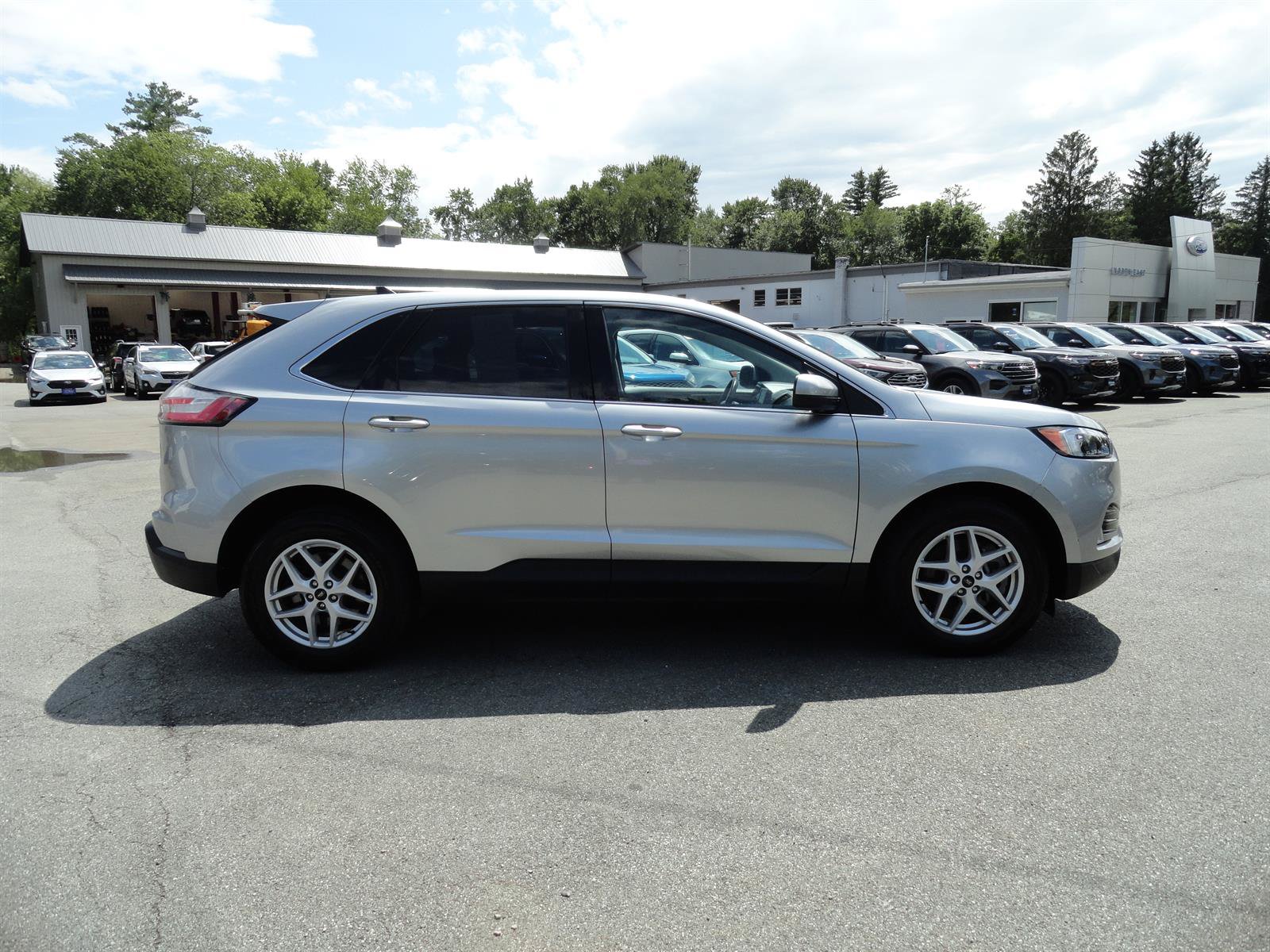 Certified 2023 Ford Edge SEL w/ Convenience Package AWD/4WD image 8