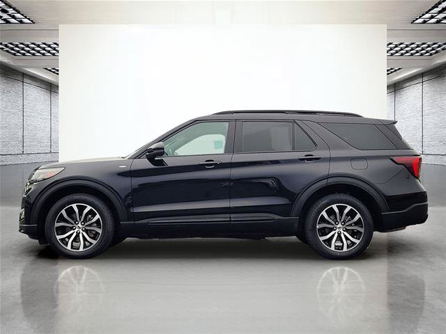 Certified 2025 Ford Explorer ST-Line AWD/4WD image 9