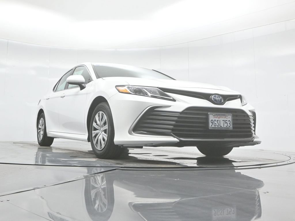 Used 2023 Toyota Camry LE image 6