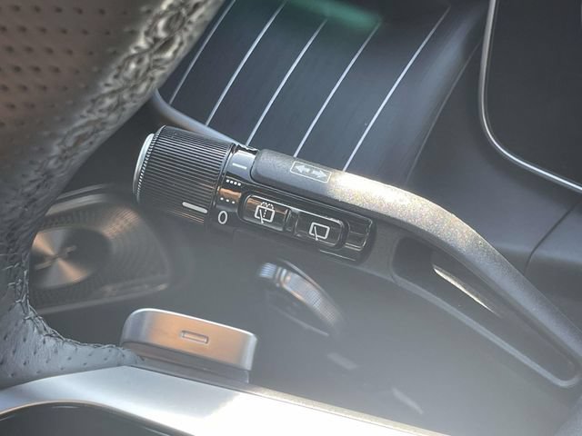 Used 2024 Mercedes-Benz GLC 300 4MATIC image 30