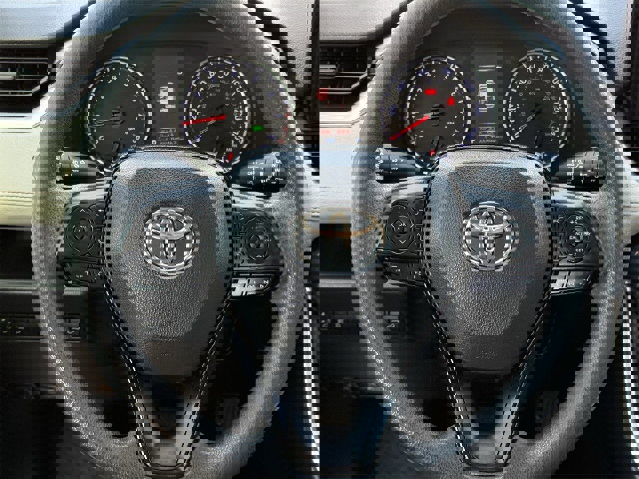 Used 2019 Toyota RAV4 XLE w/ Convenience Package image 12