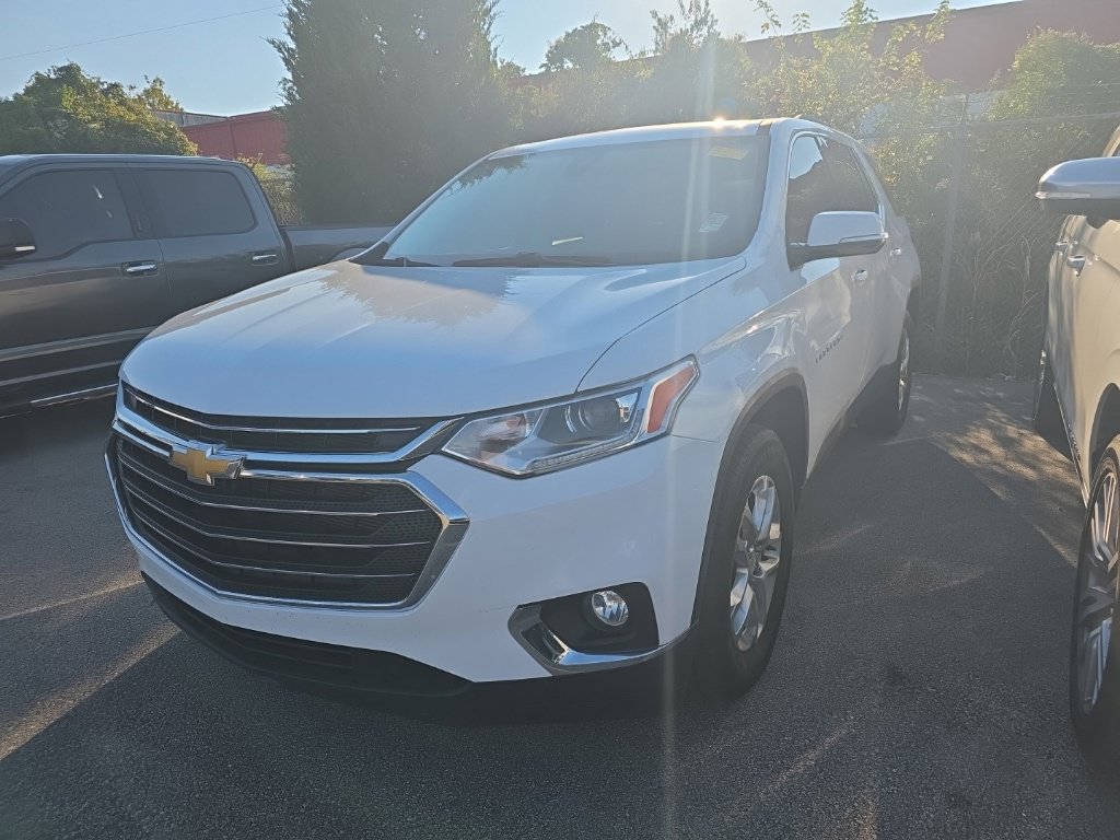 Used 2020 Chevrolet Traverse LT FWD image 2