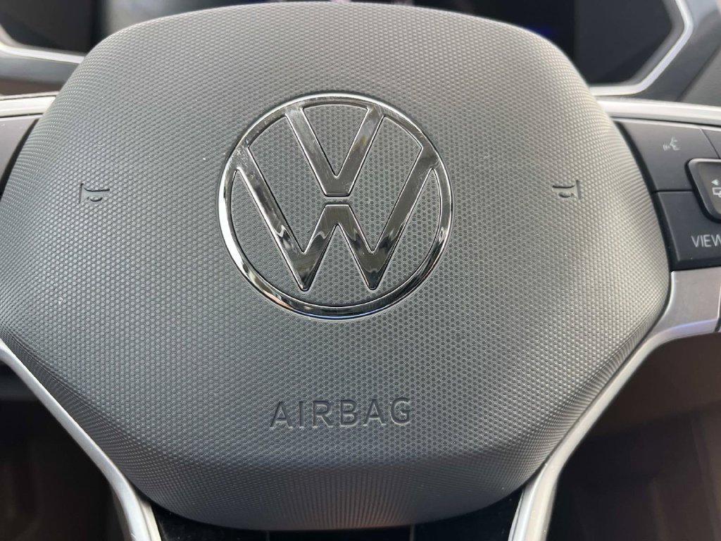 Used 2024 Volkswagen Tiguan SE AWD/4WD image 33