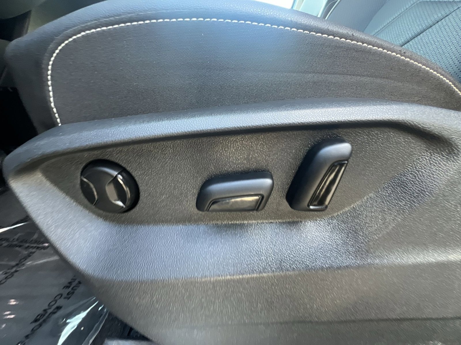 Used 2025 Volkswagen Atlas SE FWD image 22