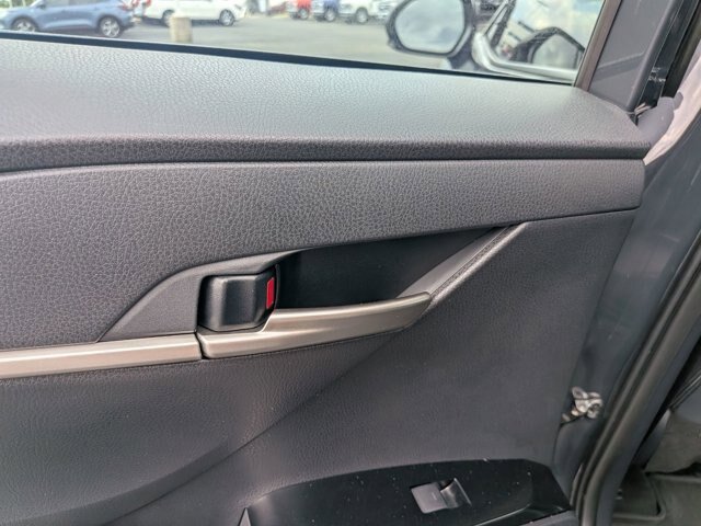 Used 2025 Toyota Camry SE FWD image 26