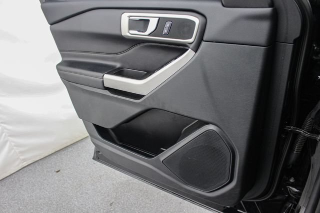 Certified 2023 Ford Explorer XLT w/ Equipment Group 202A AWD/4WD image 16
