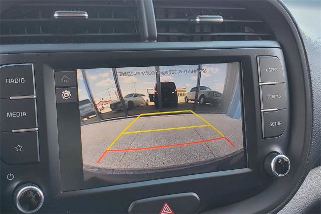 Used 2023 Kia Soul LX w/ LX Technology Package image 17
