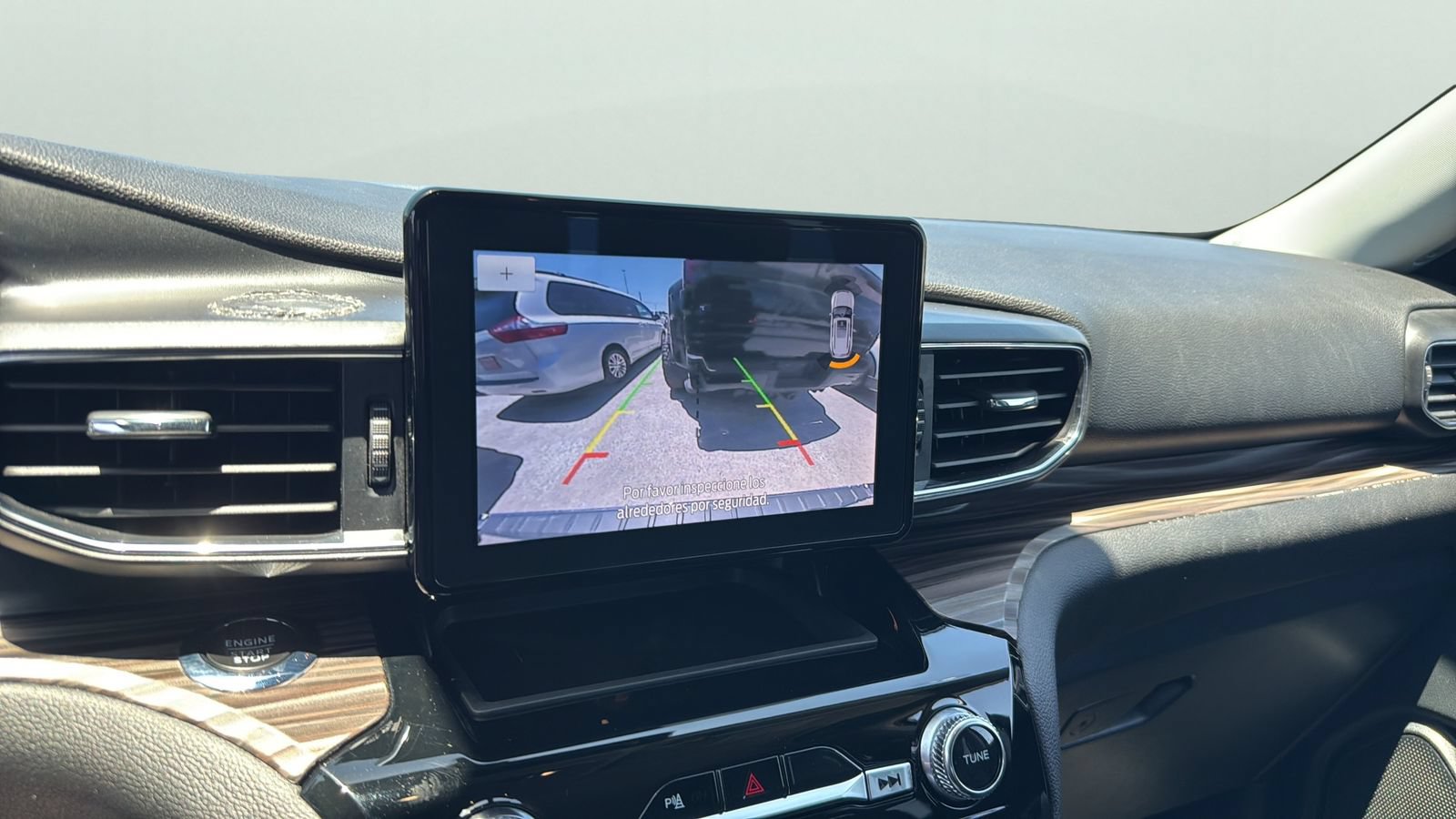 Certified 2024 Ford Explorer Limited RWD image 16