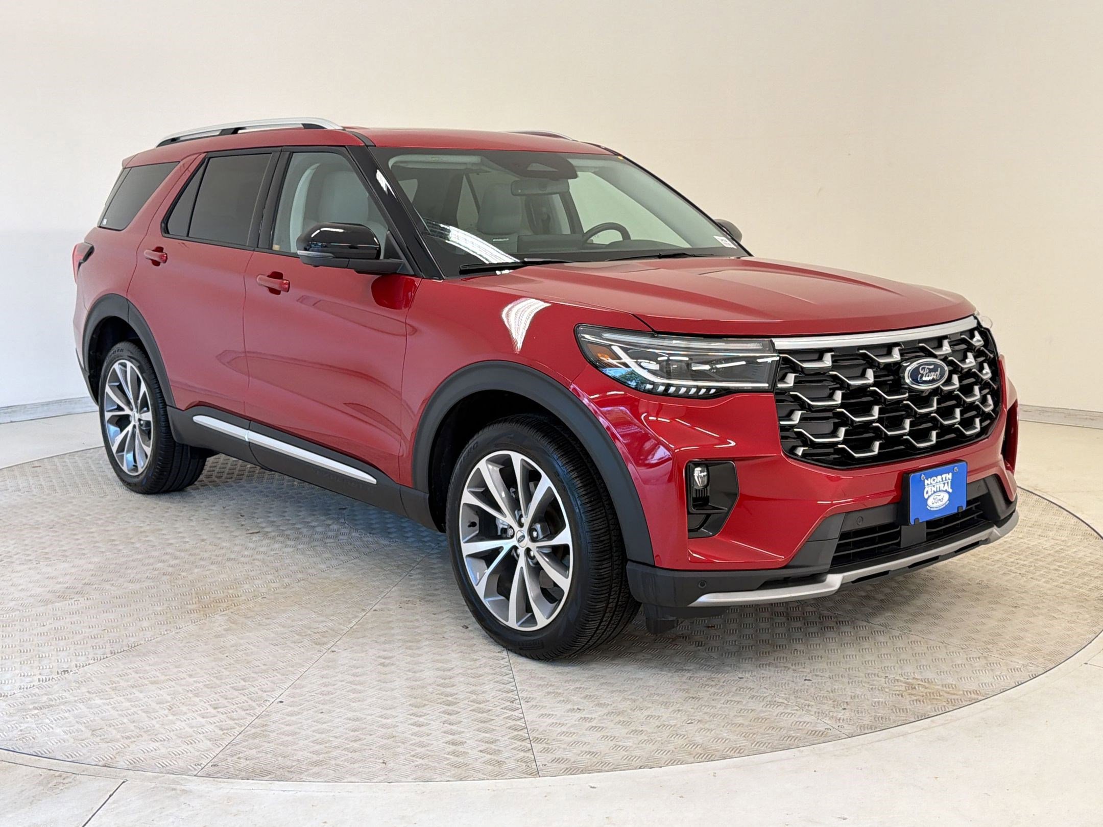 Certified 2025 Ford Explorer Platinum w/ Ultimate Package image 7