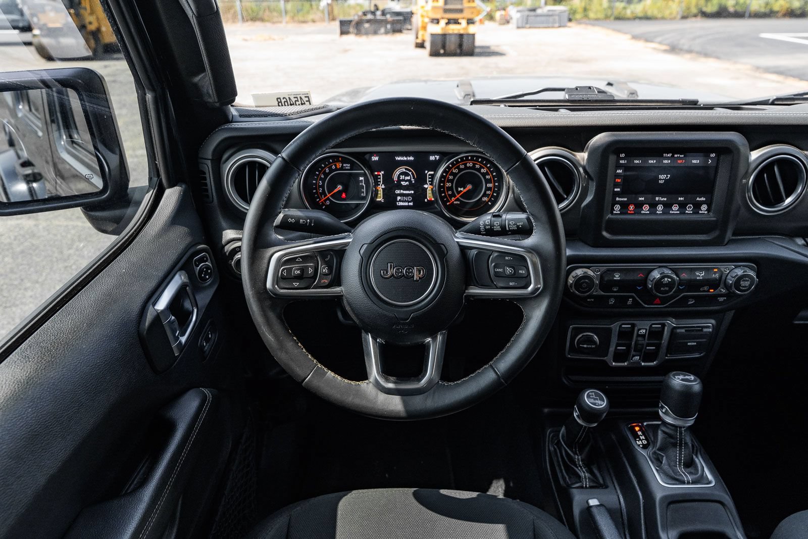 Used 2019 Jeep Wrangler Unlimited Sahara AWD/4WD image 22