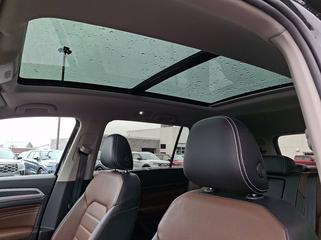 Used 2021 Volkswagen Atlas SEL Premium AWD/4WD image 17