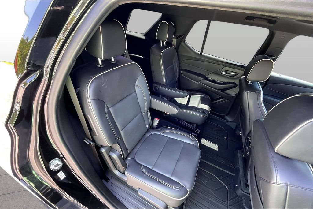 Used 2022 Chevrolet Traverse Premier w/ LPO, Floor Liner Package FWD image 27