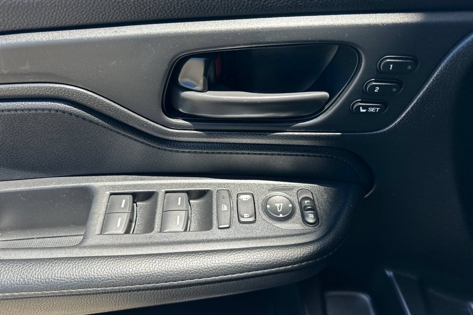 Used 2025 Honda Odyssey EX-L image 10