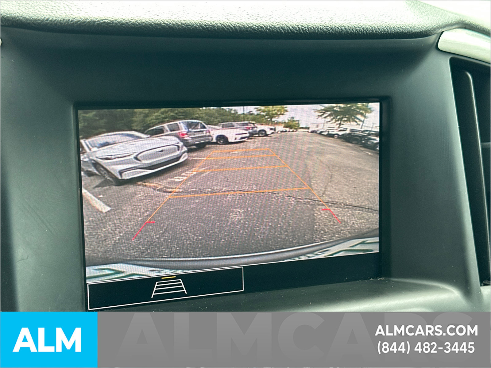 Used 2024 GMC Terrain SLE FWD image 32