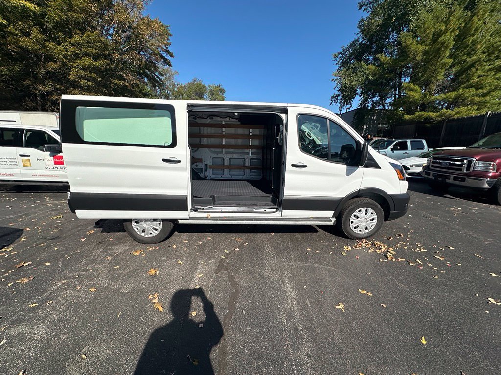 Certified 2025 Ford Transit 250 Low Roof w/ Exterior Upgrade Package RWD image 5