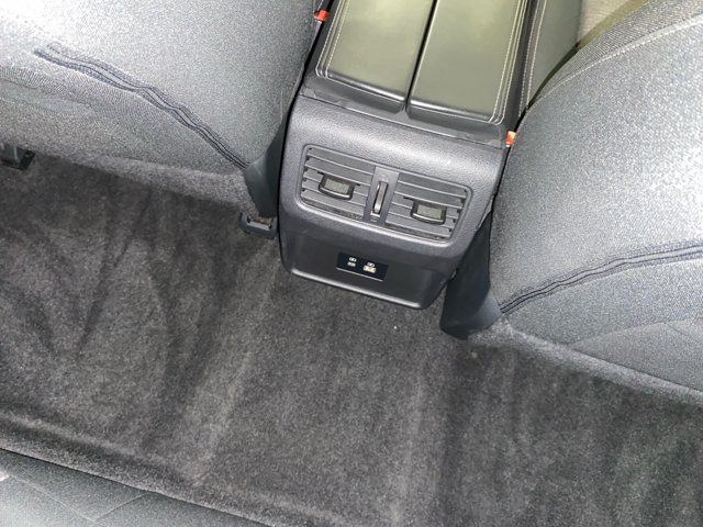 Used 2022 Nissan Rogue SV AWD/4WD image 32