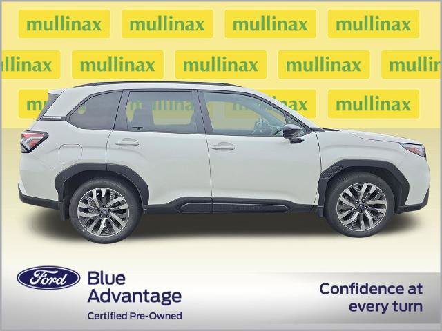 Used 2025 Subaru Forester Touring AWD/4WD image 2