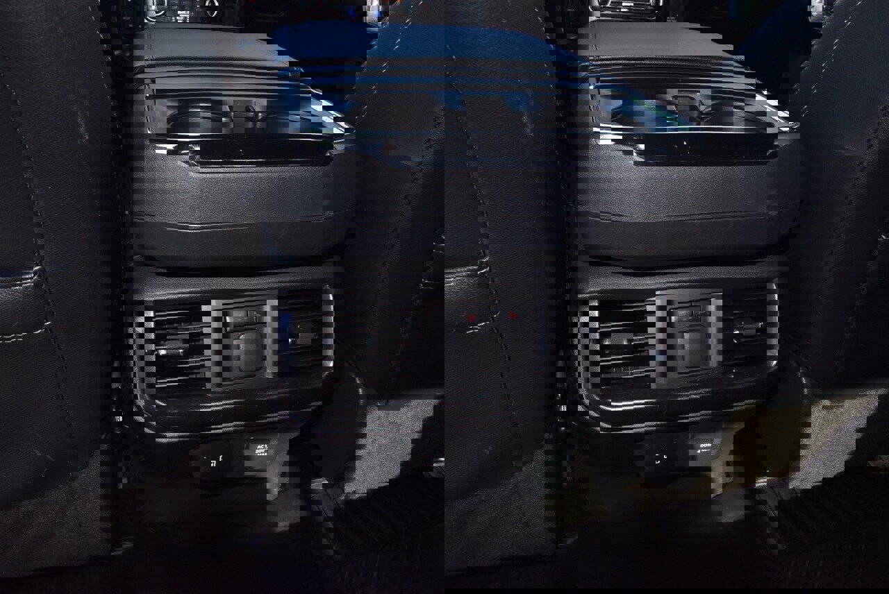 Certified 2023 Ford F150 Lariat w/ Equipment Group 502A High image 19