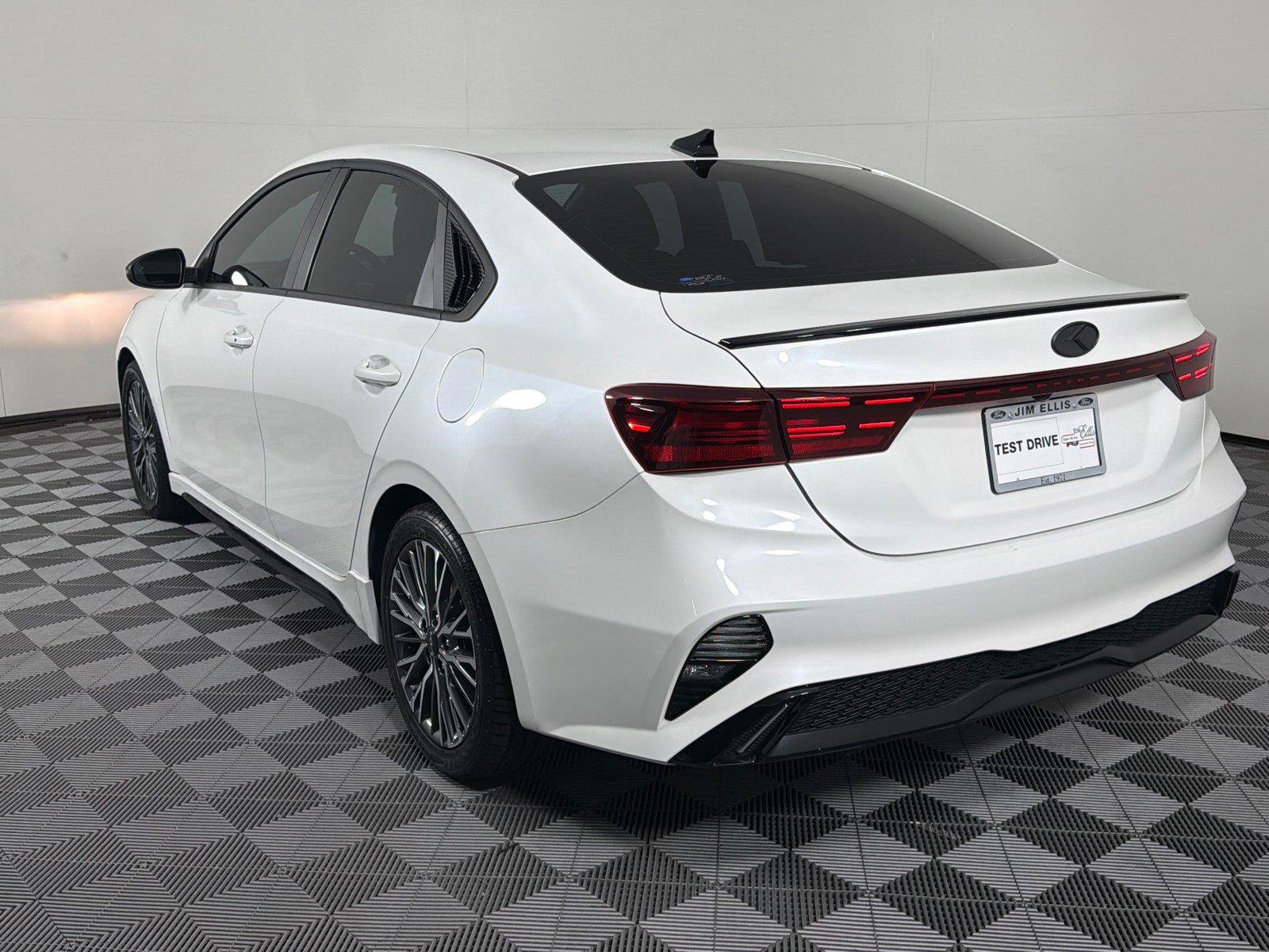 Used 2022 Kia Forte GT-Line w/ GT-Line Technology Package FWD image 5