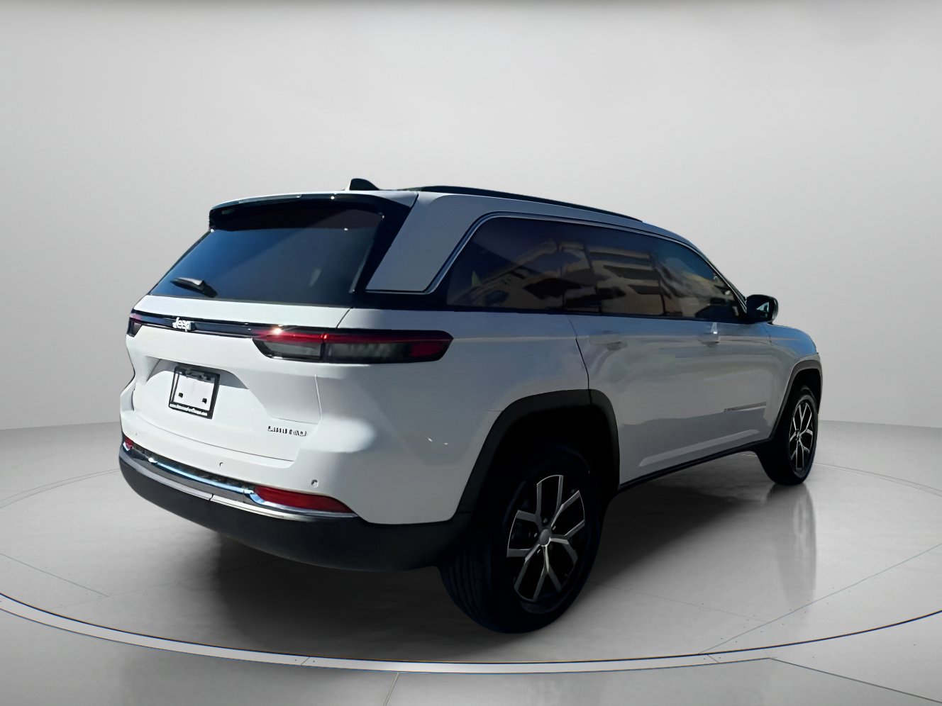 Used 2025 Jeep Grand Cherokee Limited w/ Trailer Tow Package image 20