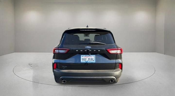 Certified 2025 Ford Escape ST-Line FWD image 3